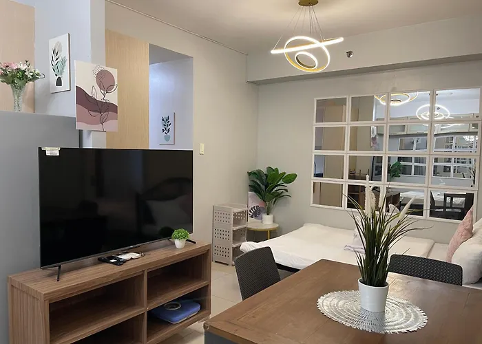 Apartahotel The Pinkdoor Moa Staycation At Sea Residences 3*
