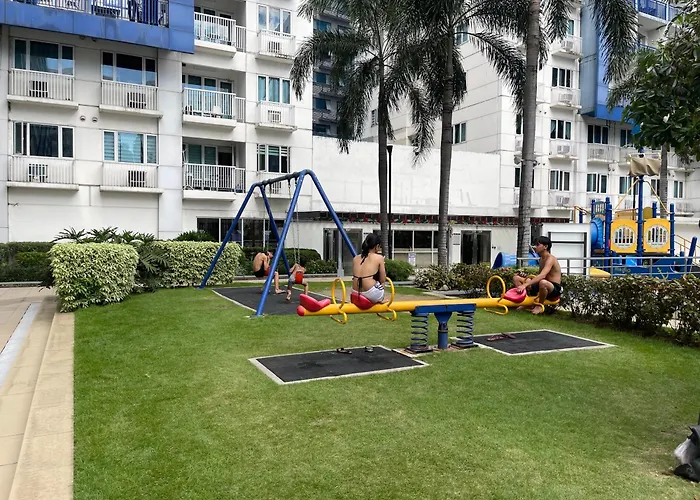 The Pinkdoor Moa Staycation At Sea Residences 3*