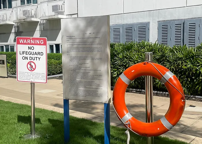 The Pinkdoor Moa Staycation At Sea Residences 3*