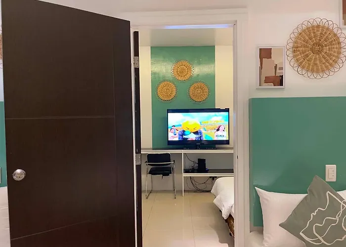 The Pinkdoor Moa Staycation At Sea Residences