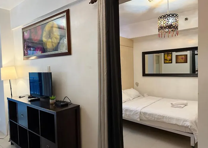 The Pinkdoor Moa Staycation At Sea Residences 3*