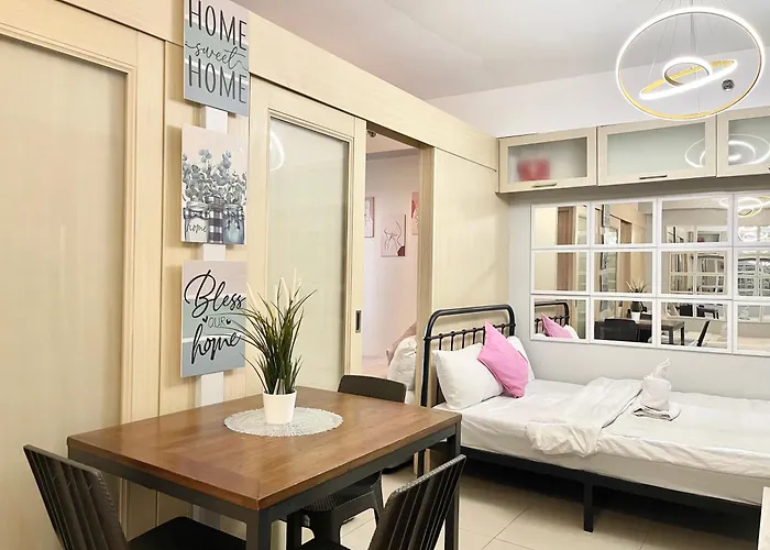 The Pinkdoor Moa Staycation At Sea Residences