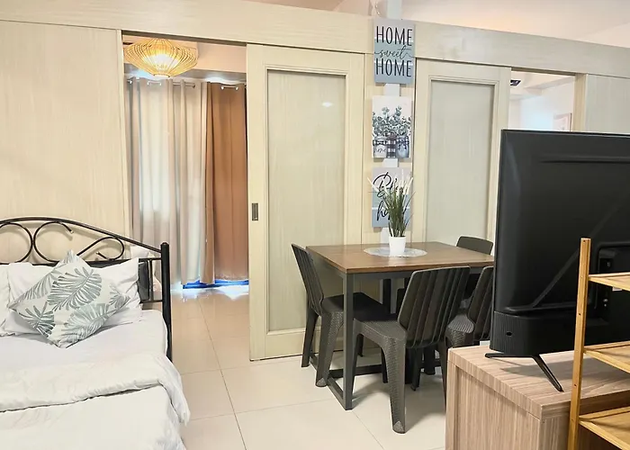 The Pinkdoor Moa Staycation At Sea Residences